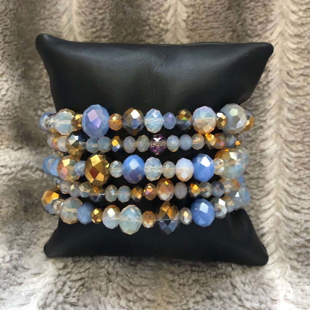 NWOT Set of 5 Bracelets 🧡